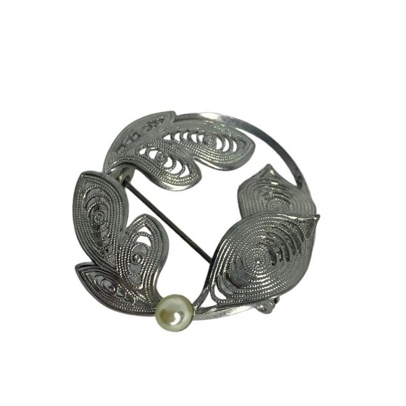 Vintage Leaf Circle Brooch Silvertone "Western Germany" Faux Pearl 1.5" Diameter - Picture 1 of 7